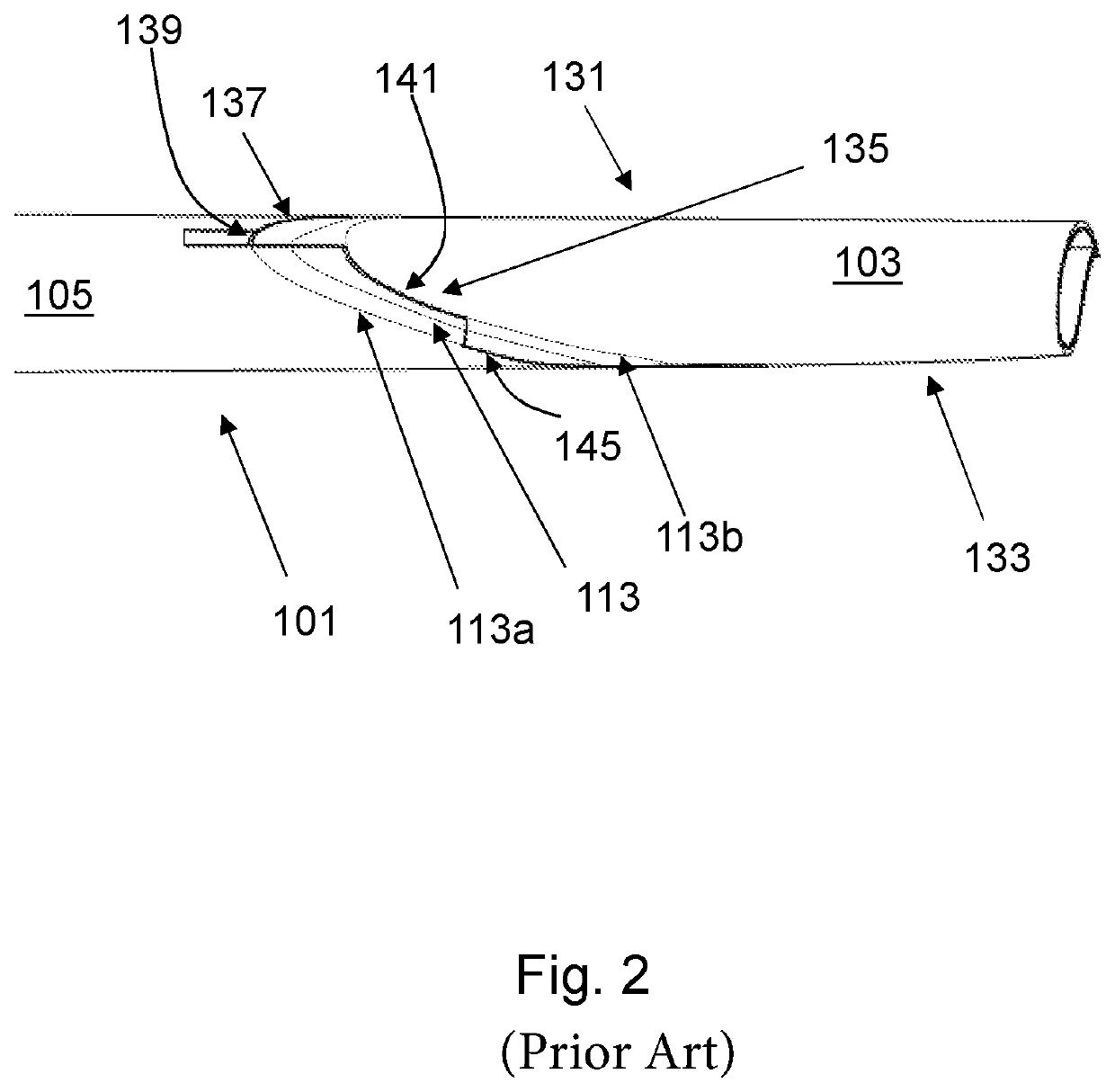 Curved interface between an outer end of a wing and a moveable wing tip device