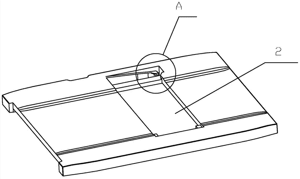 An integrated molded slice clamping device