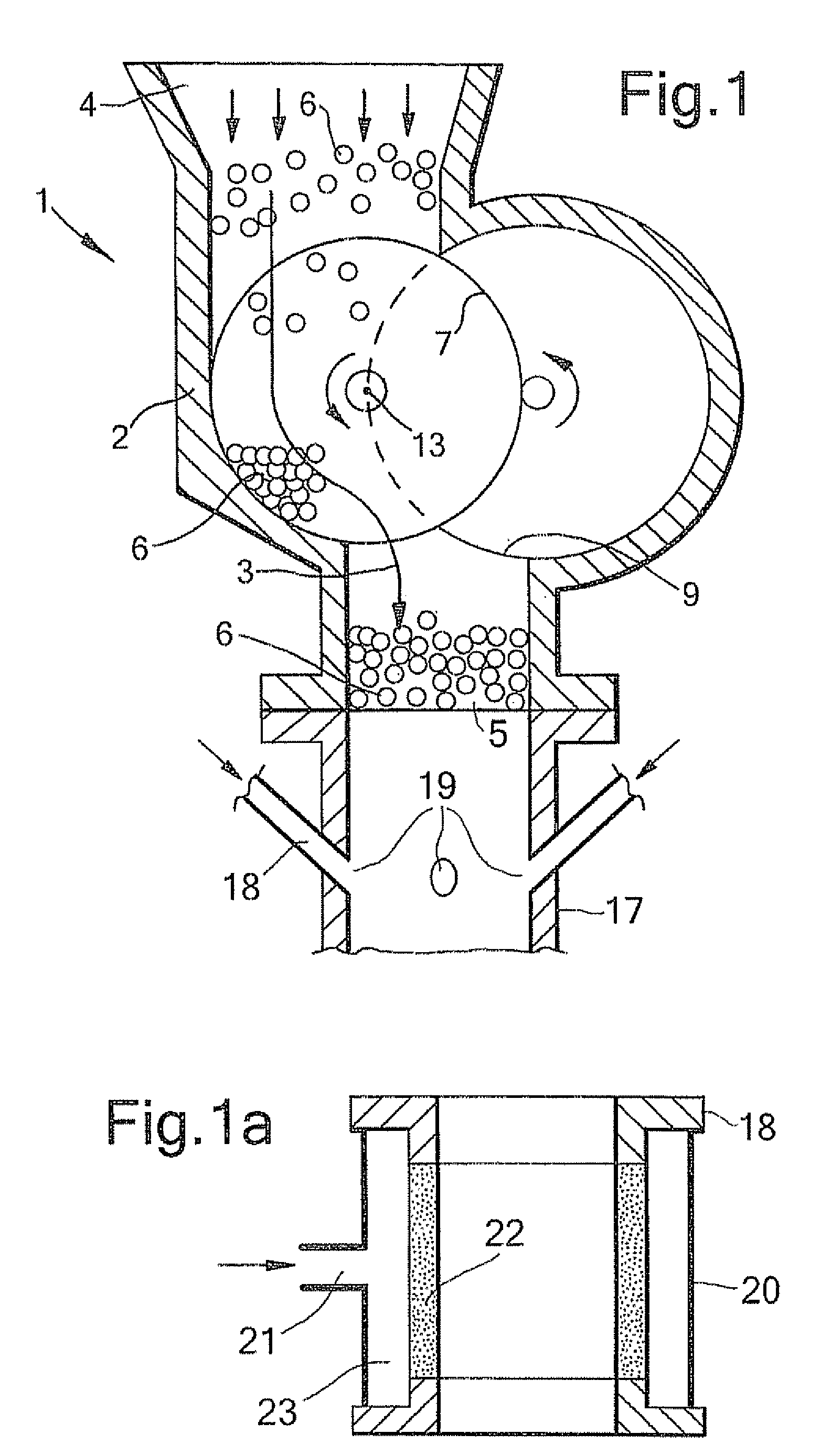 Process to provide a particulate solid material to a pressurised reactor