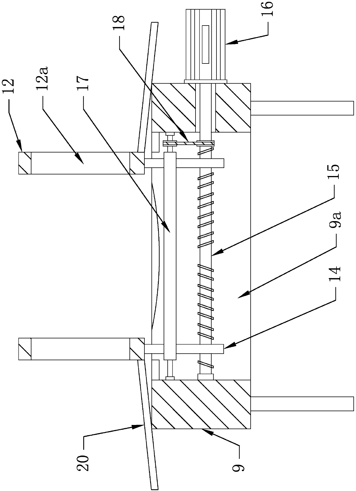 Turnover clamping mechanism in kiwi fruit juicing integrated machine