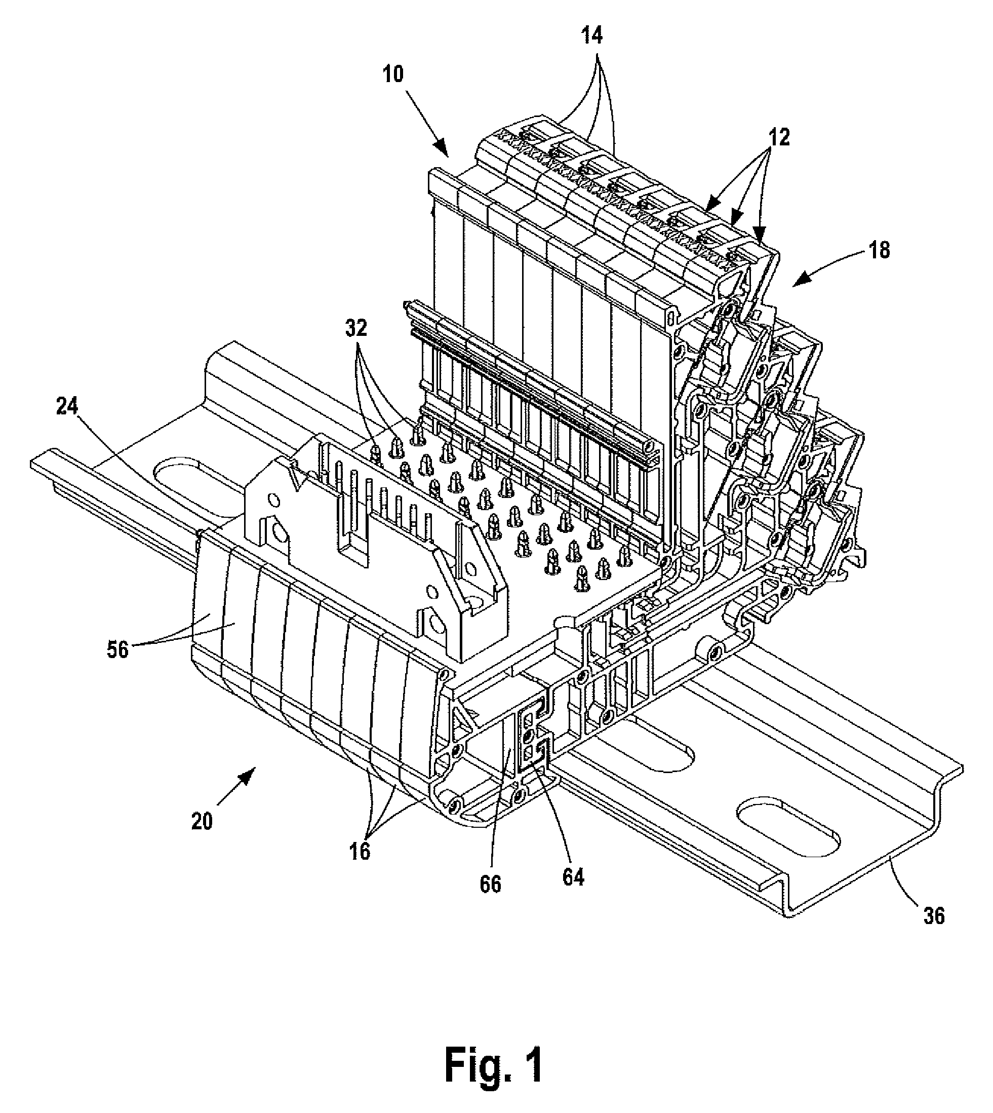 Terminal block having an extender body fitted to a contact body