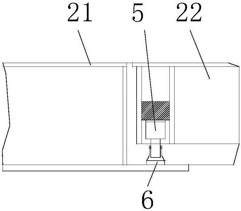 Self-levelling portable truck scale