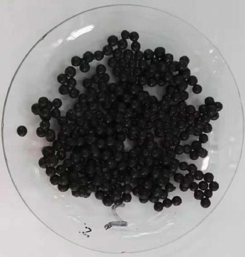 Sodium alginate embedded novel iron carbon-medical stone efficient phosphorus removal particle and preparation method thereof