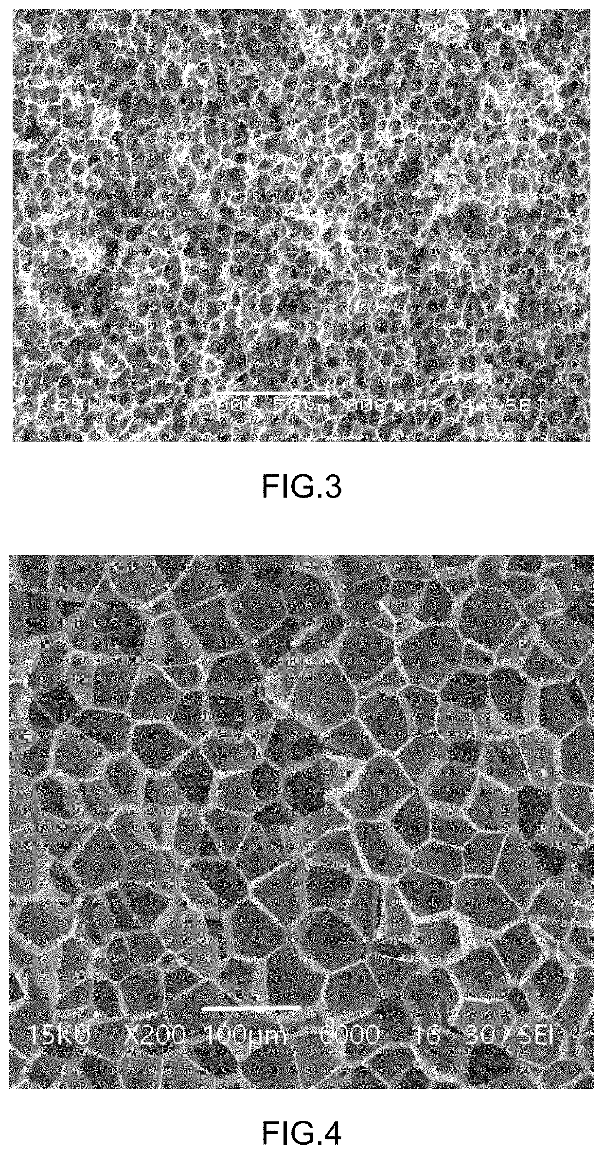Method for preparing polymer mould-free stereostructure foamed product from supercritical fluid
