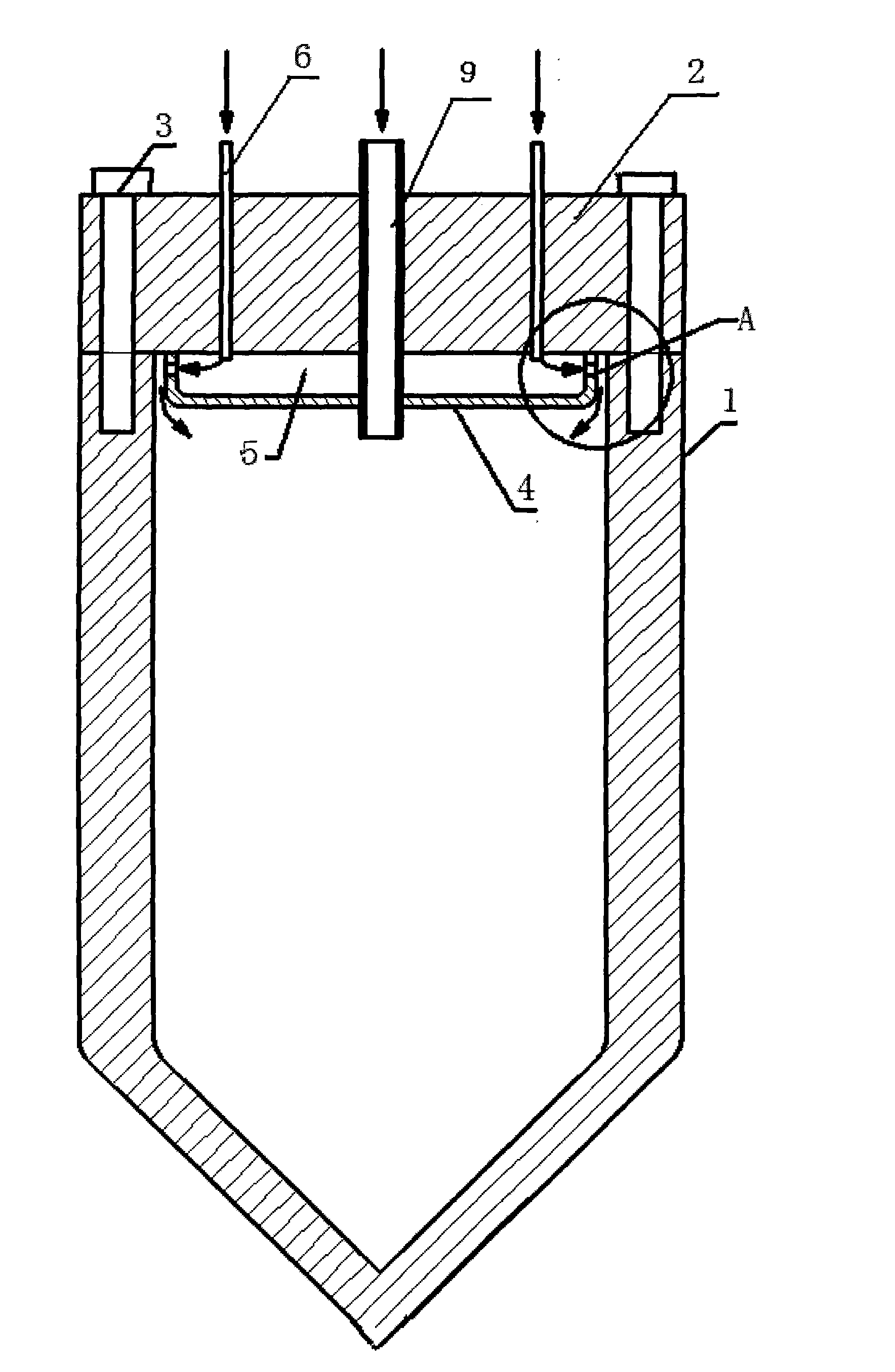 Pressure-bearing device with cooling function for supercritical water treatment