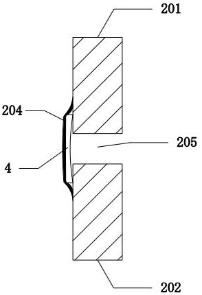Auxiliary device and construction method for single-side welding and double-side forming butt welding of small-sized triangular pipes