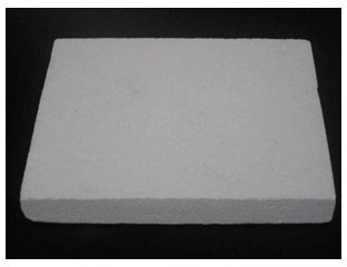 Preparation method of hard erosion resistant alumina fiberboard hearth material
