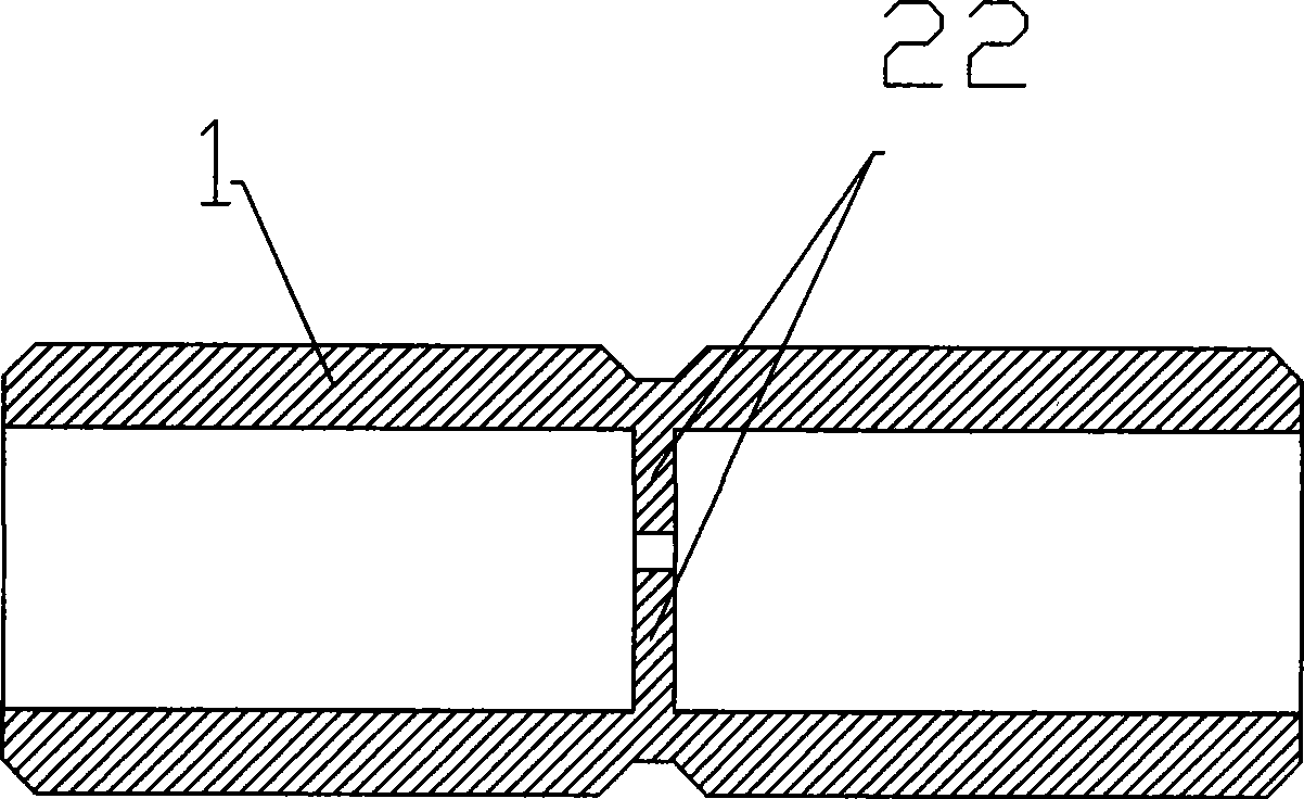 Middle joint of high voltage electric cable for connecting composite optical fiber and connecting method