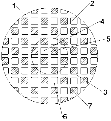 Edge chamfering structure of honeycomb ceramic particle catcher