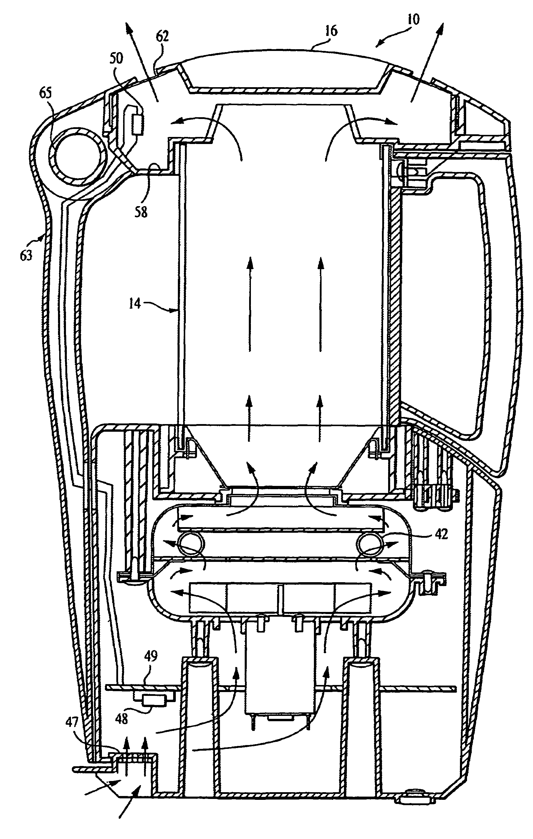 Coffee roaster having an apparatus for increasing airflow in a roasting chamber