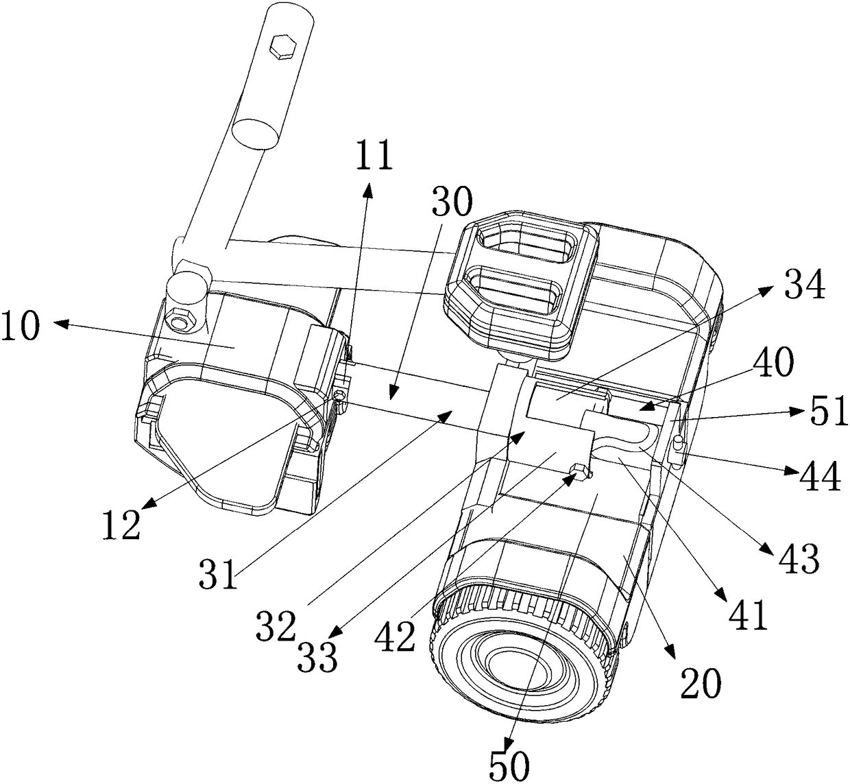 Scooter capable of adjusting length of scooter body based on rotation of rotating mechanism