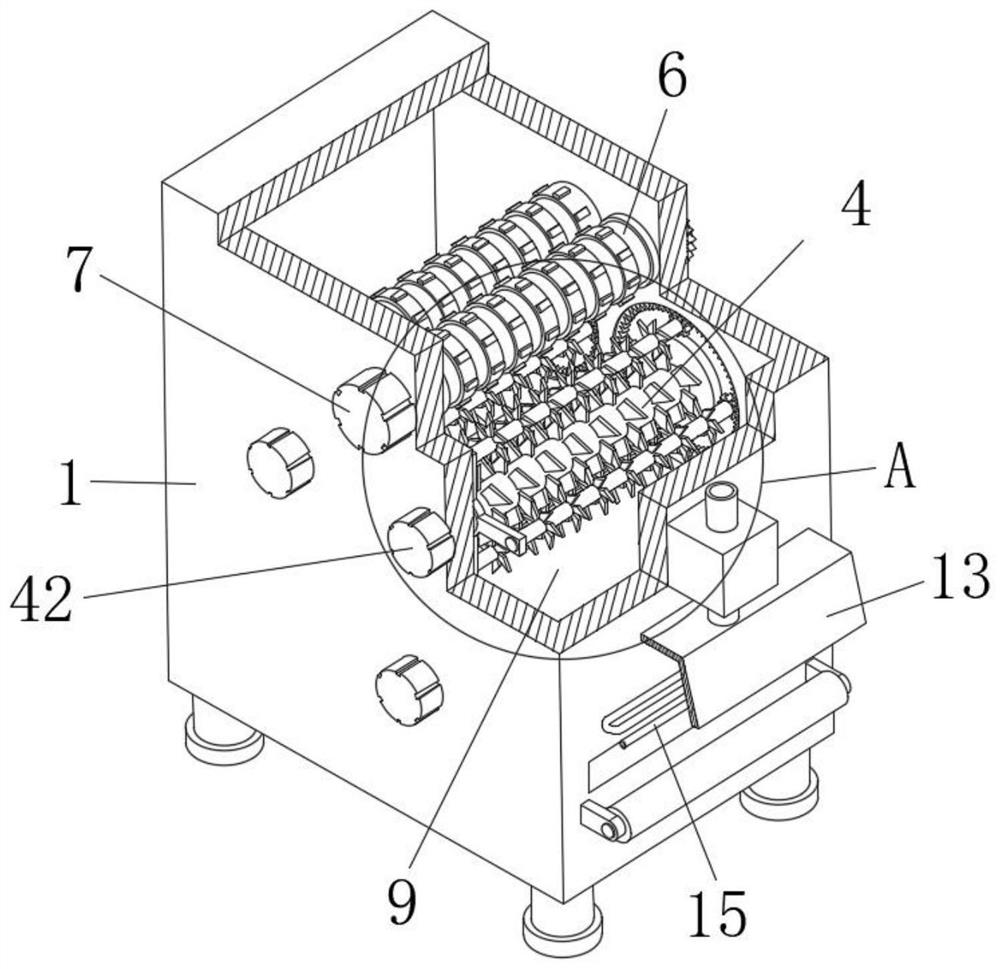 Crushing and mixing equipment for garden waste circulation