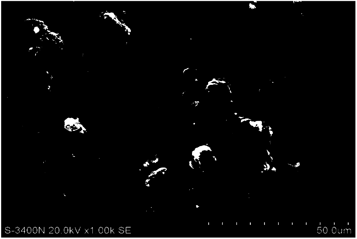 Modification method of rubber particles and application thereof in preparing natural pumecrete