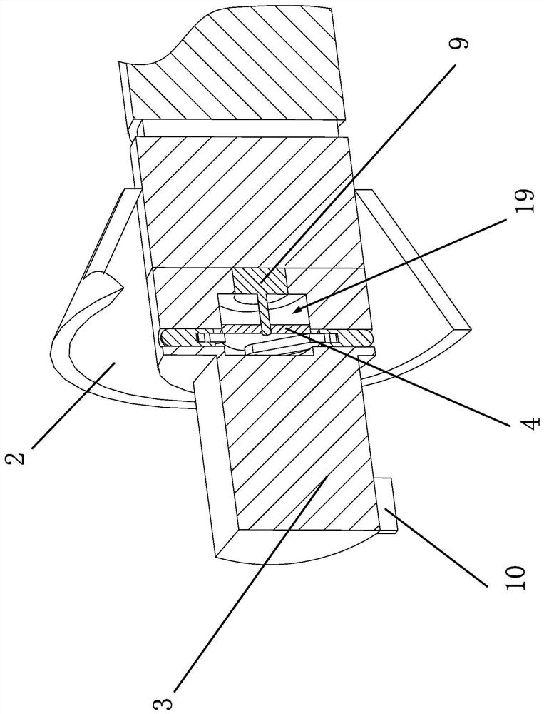 A connection device between a charging gun and a charging interface