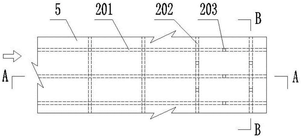 Water pressure balance structure and construction method of stilling basin bottom plate