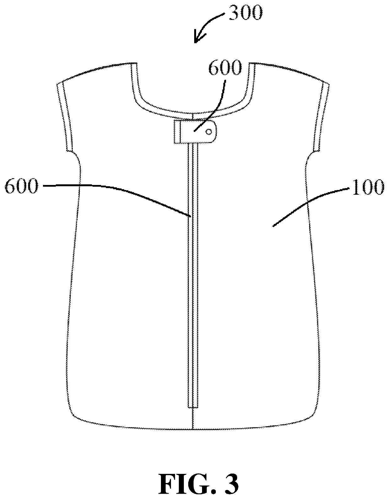 Composite fabric of water retentive and antimicrobial materials for sustained skin hydration