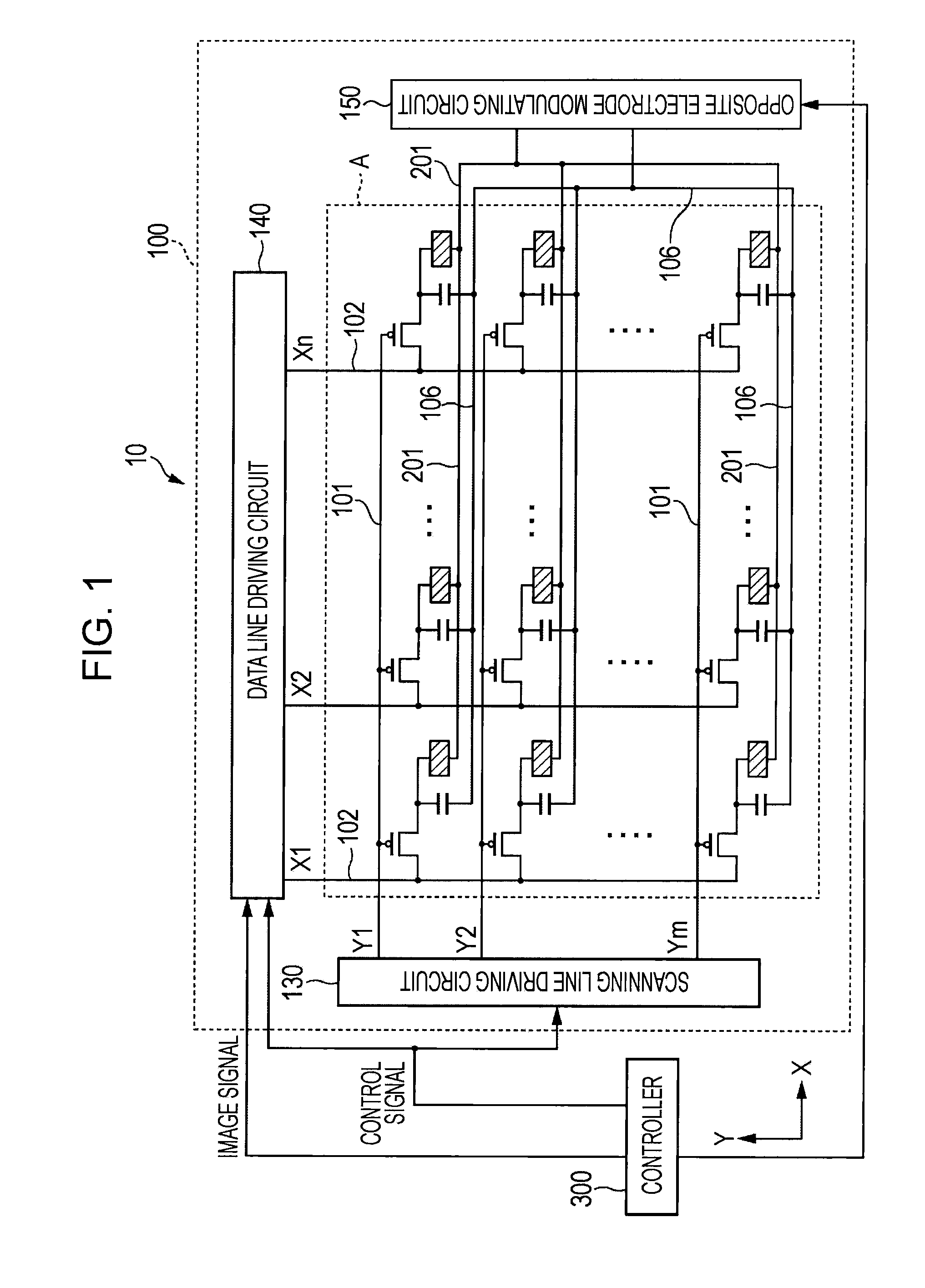 Electrophoretic display device, electronic apparatus, and method of driving electrophoretic display device