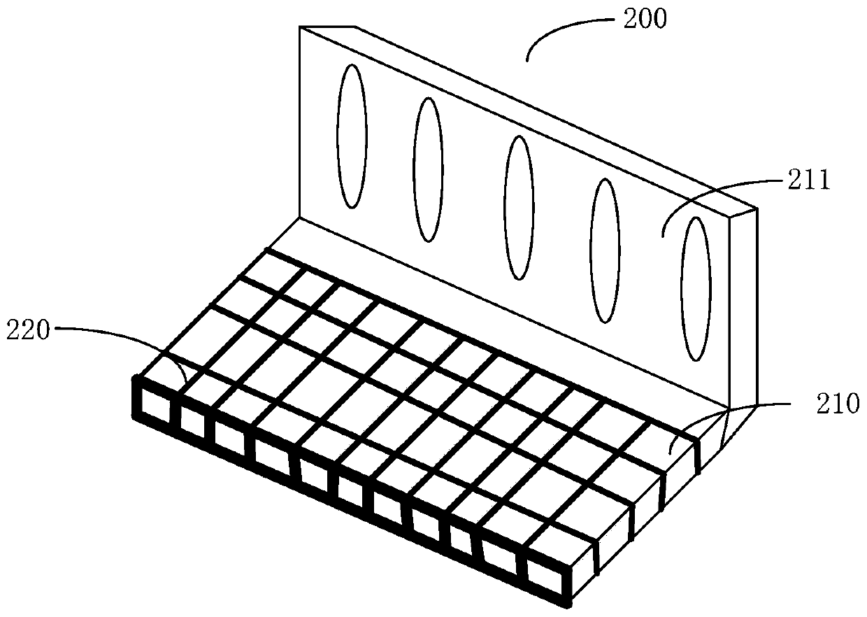 Self-moving robot, scraping bar and method for manufacturing scraping bar