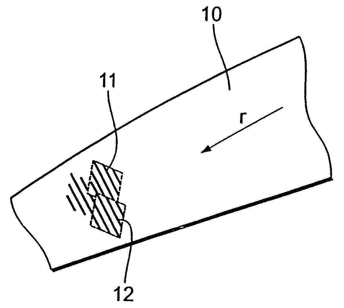 Reduction in the noise produced by a rotor blade of a wind turbine