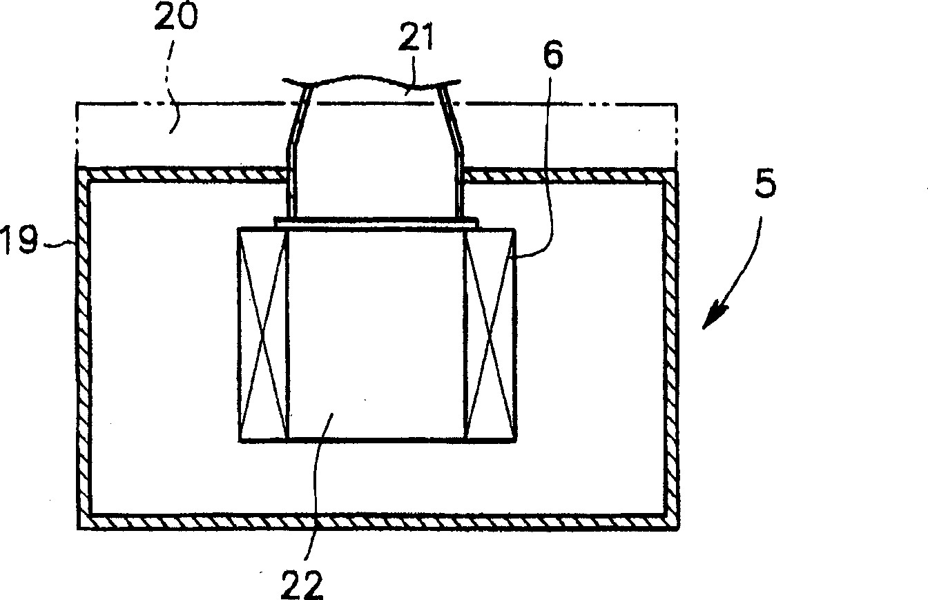 Suction filter, turbo compressor, and method of packaging the compressor