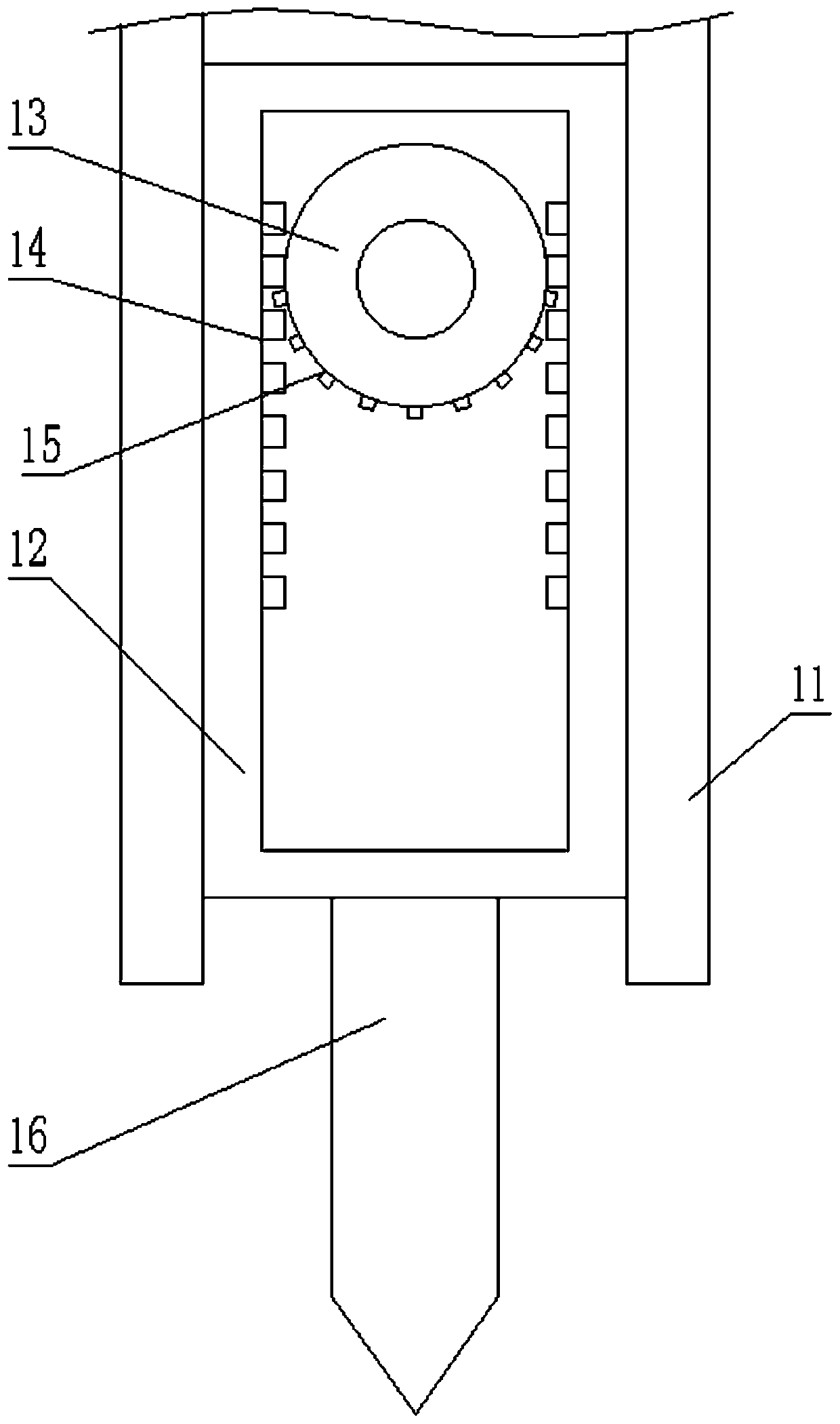 Primary processing device of silage
