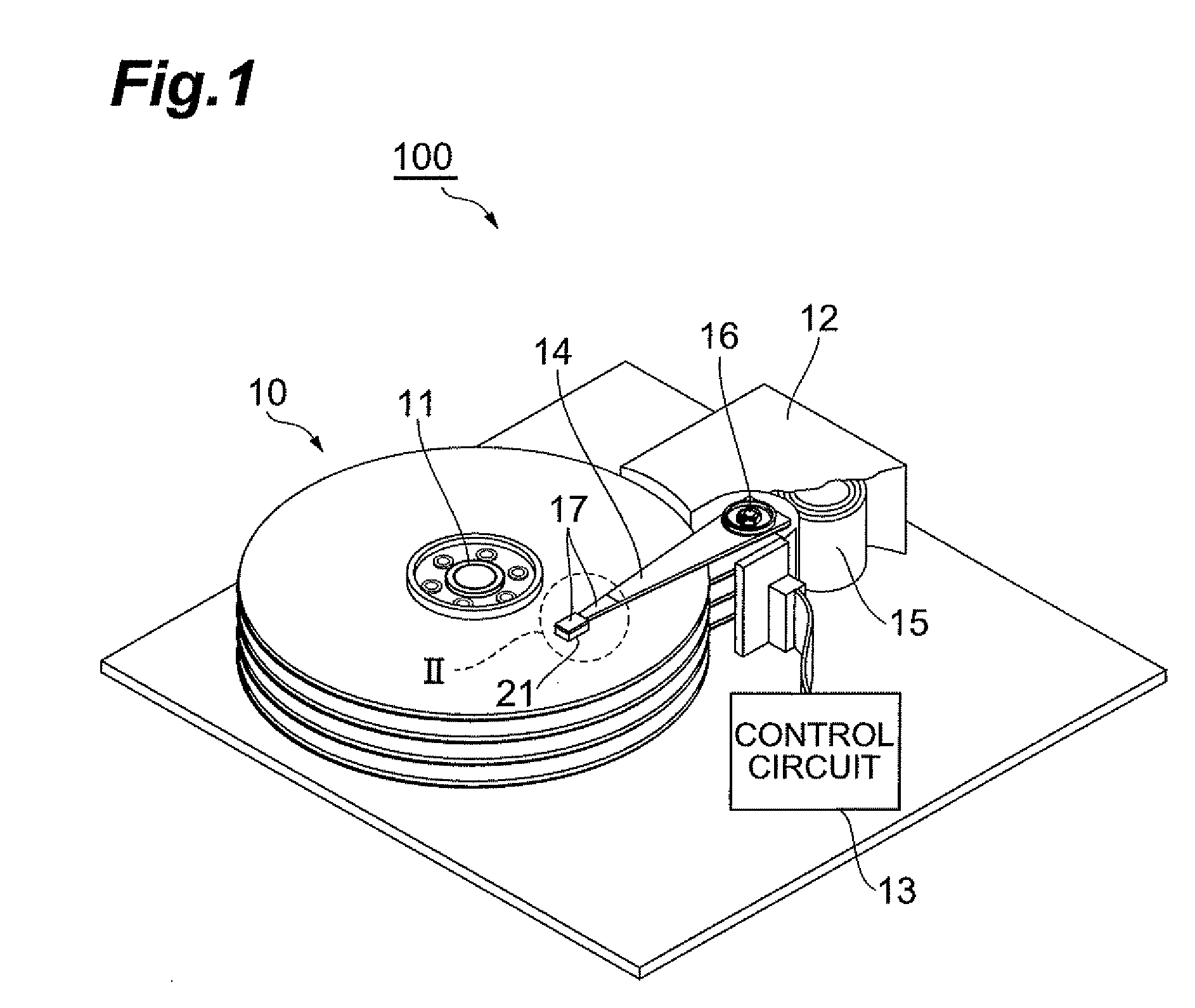 Thermally assisted magnetic head having main pole arranged between near-field light-generating portions and manufacturing method of same