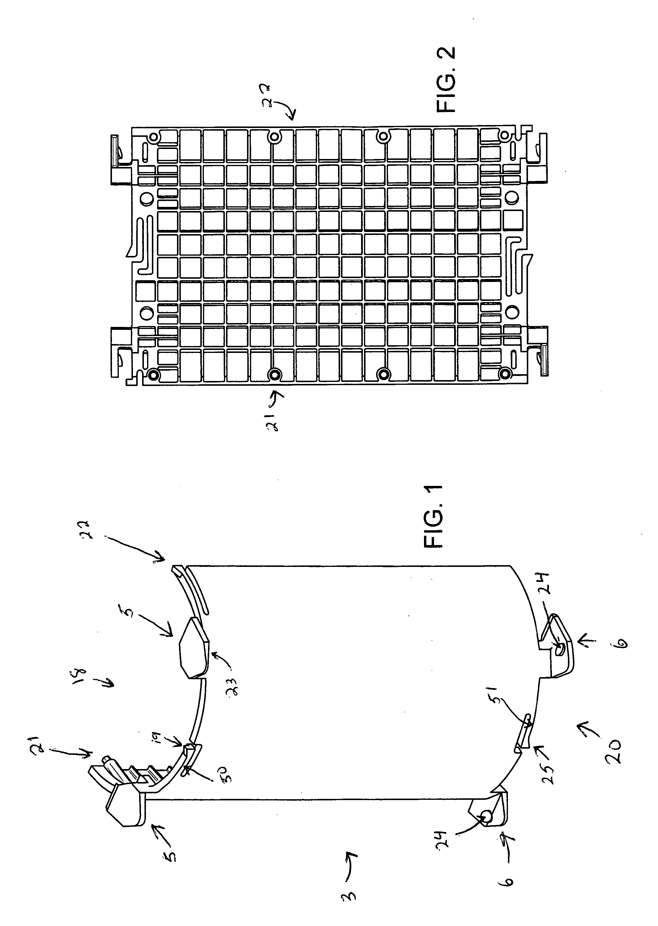 Flexible material storage device