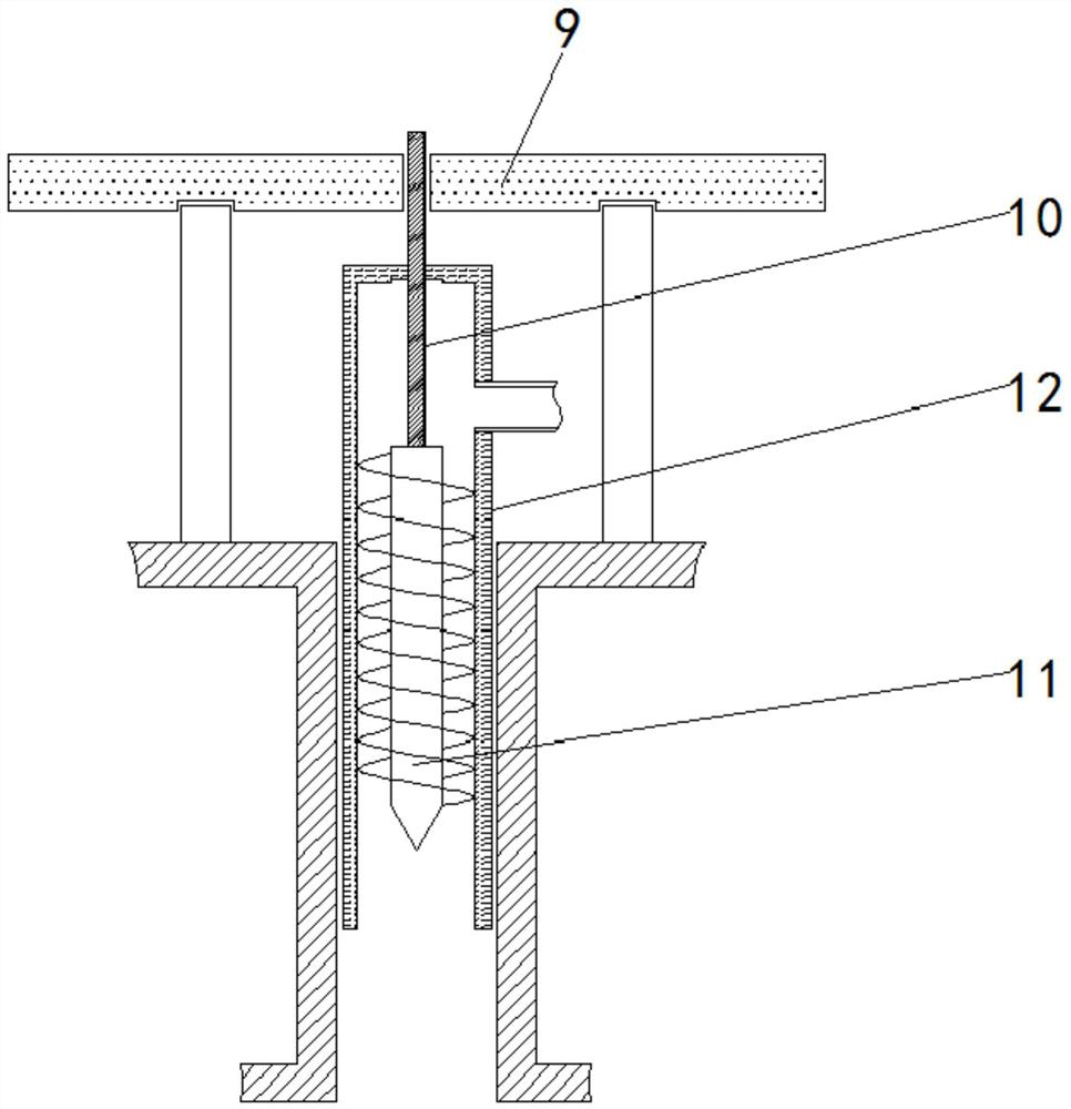 An energy-saving and environment-friendly plastic insulation board molding device