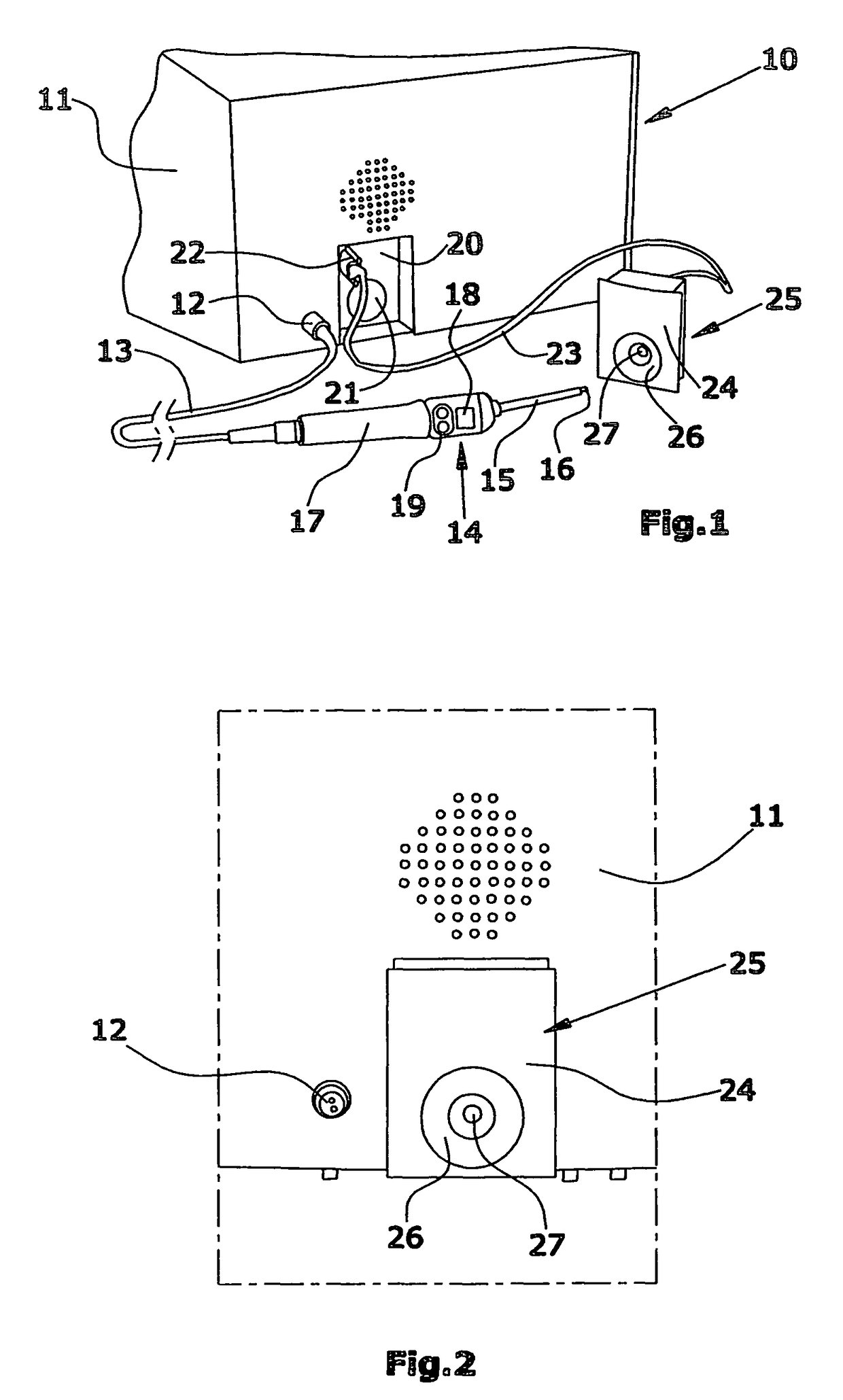 Leak detector with a leak detector testing device