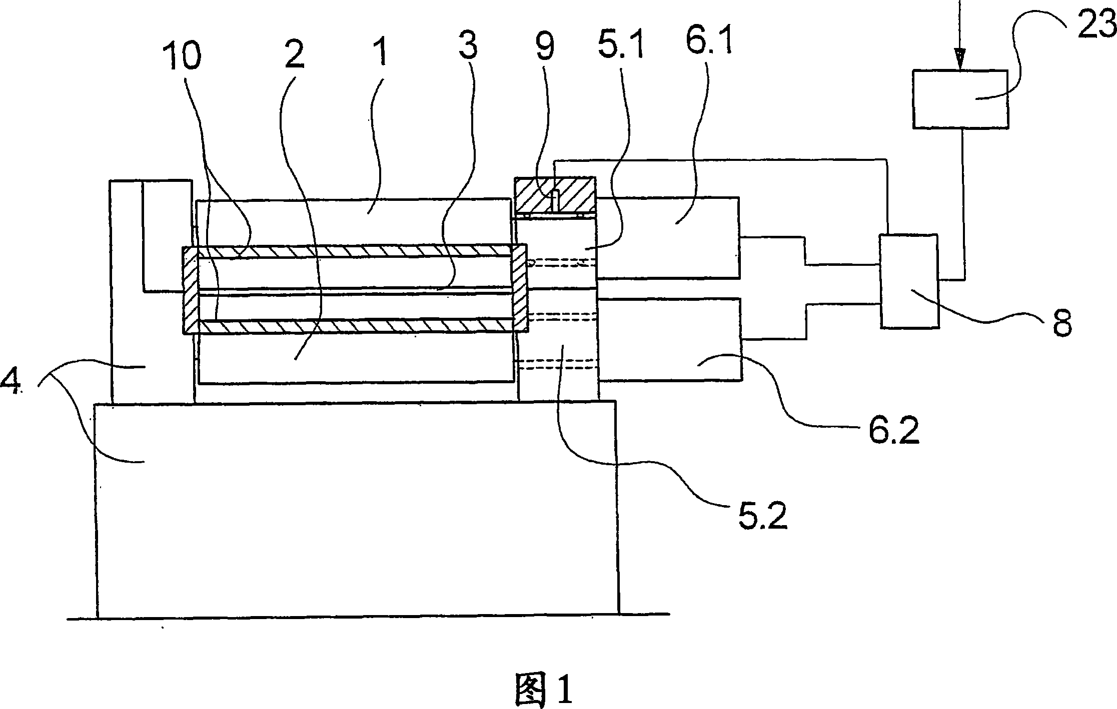 Device for upsetting and crimping