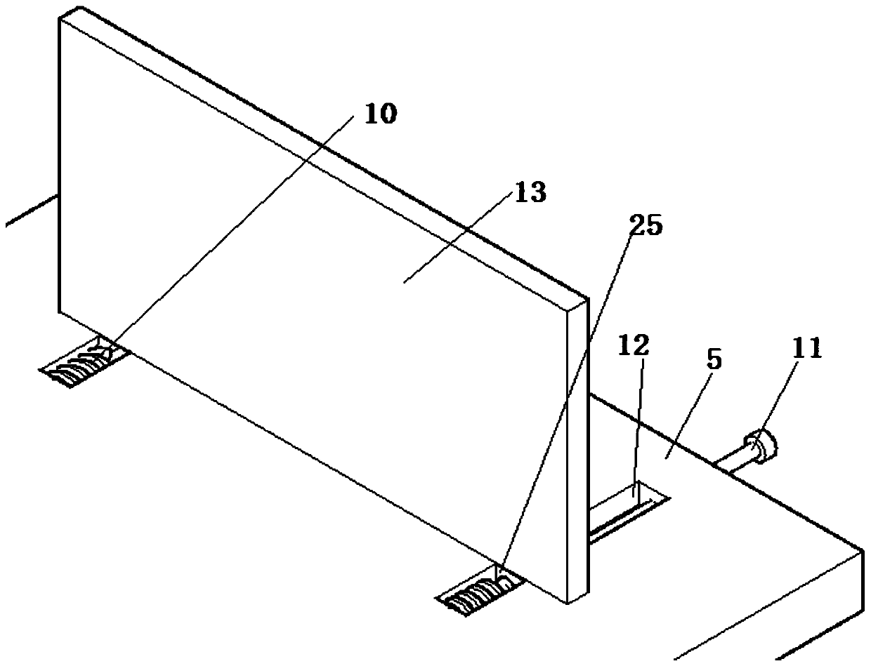 PVC-M pipe fixed-length cutting device