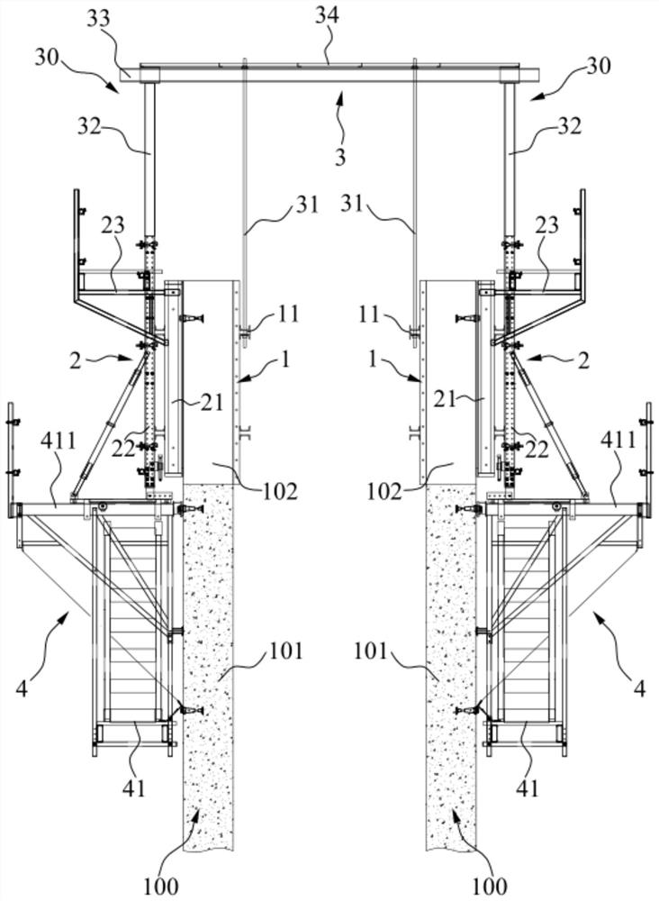 Synchronous lifting device for inner mold and outer mold of hollow pier and construction method of synchronous lifting device