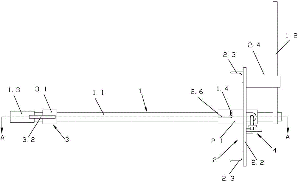 Opening and closing operating device for loading and unloading valve on bottom of railway truck