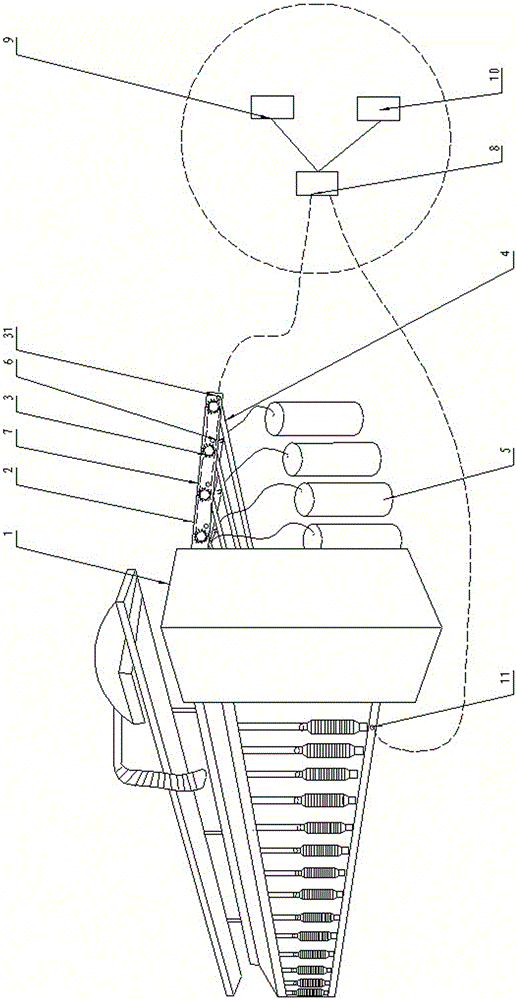 Device used for preventing drawn slivers from being accidently stretched and applied to roving frame