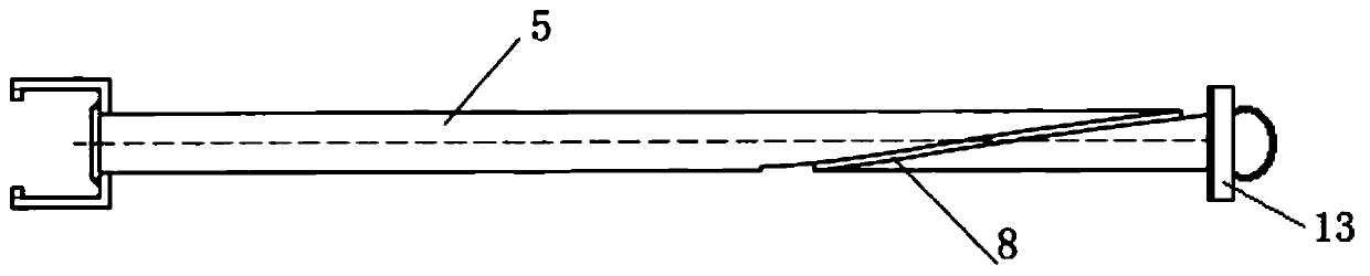 Self-rotation gravity platform screen door for labyrinth type shielding structure