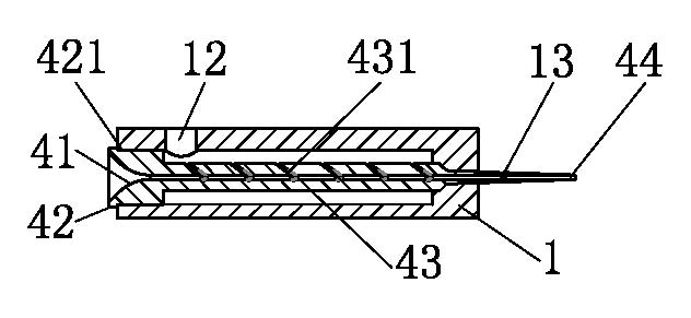 Automatic wire rod guiding and threading device and wire rod guiding and conveying method