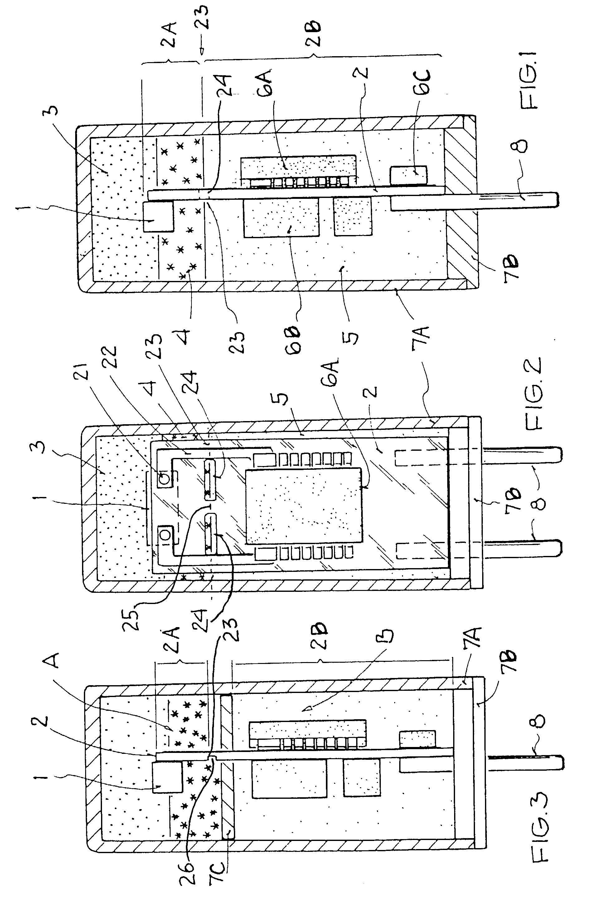 Pyrotechnic igniter arrangement with integrated mechanically decoupled electronic assembly