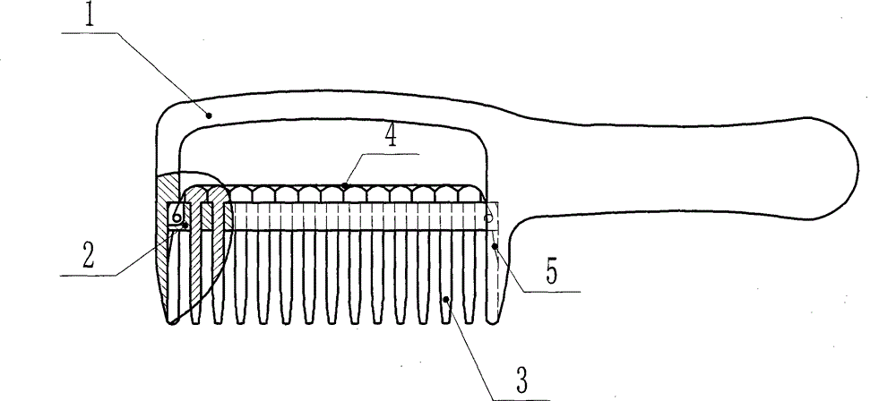 Flexible comb fitting scalp