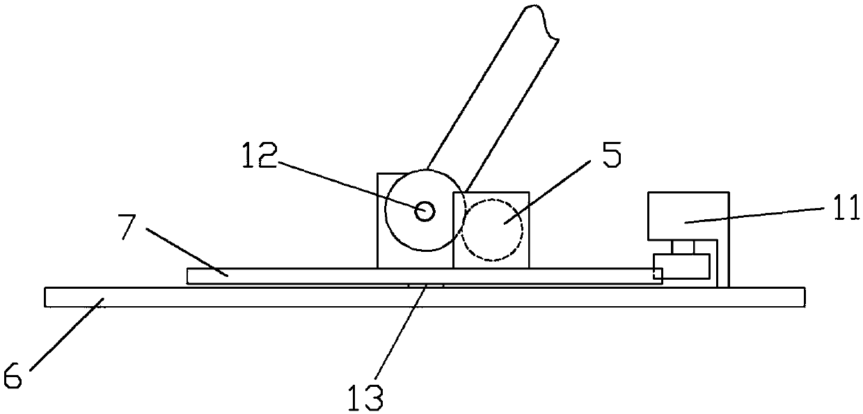 Charging device for electric automobile during driving process