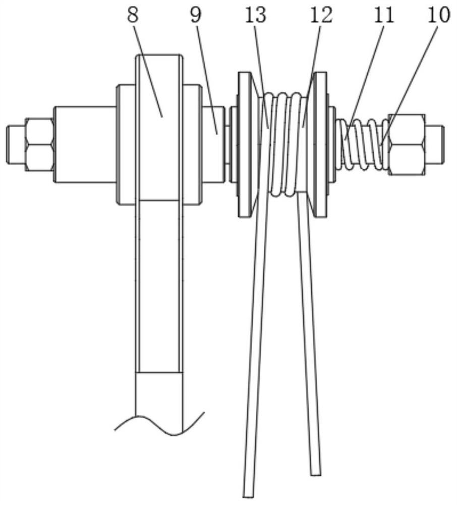 Eccentric gravity type yarn tension mechanism used in winding machine