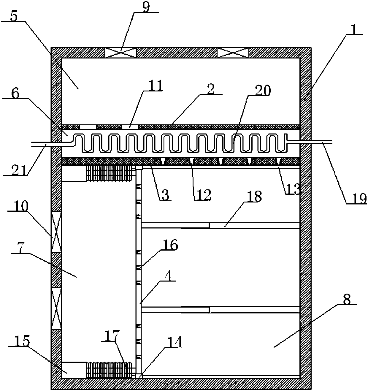 Heat pump box with cooling device