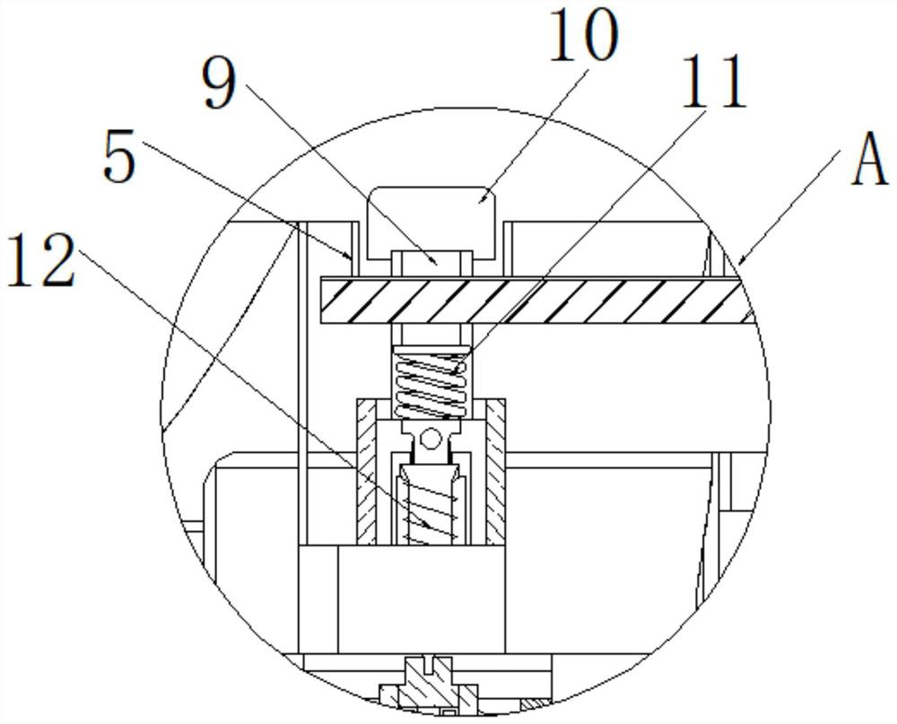 Safe voltage regulating mechanism of three-phase autotransformer