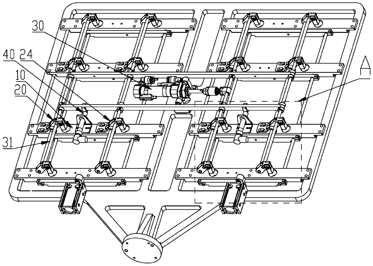 Feeding clamp and injection molding stamping equipment with same