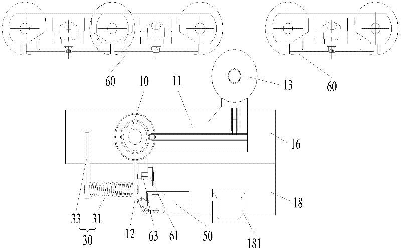 Mechanical footboard loss detecting device and passenger conveyor with same