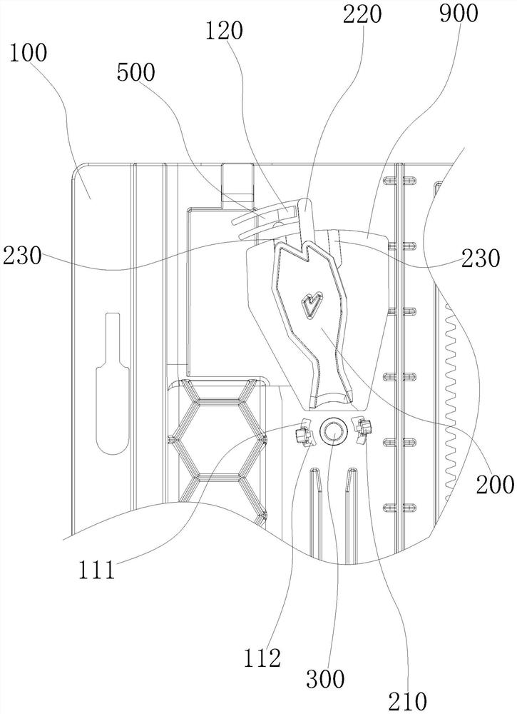 Sundry box with anti-falling swinging device and mounting method of swinging device