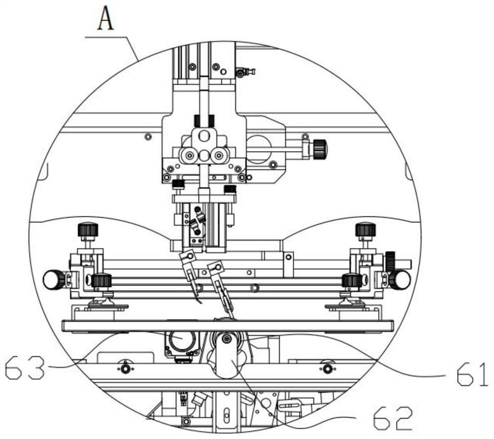 Printing machine and printing device of fan-shaped screen printing machine