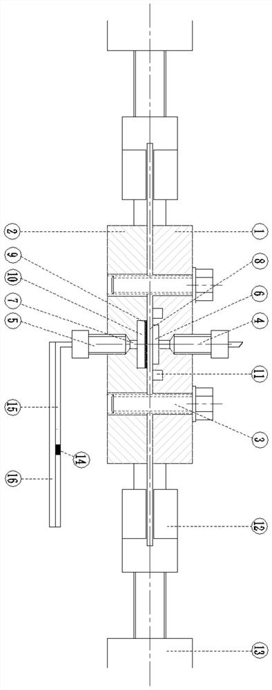 Device for testing high-pressure gas permeability of sealing material in tensile state and application