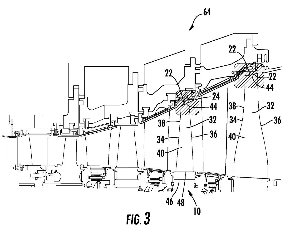 Shrouded turbine airfoil with leakage flow conditioner