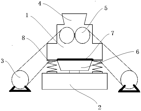 Crushing device having vibration reduction function