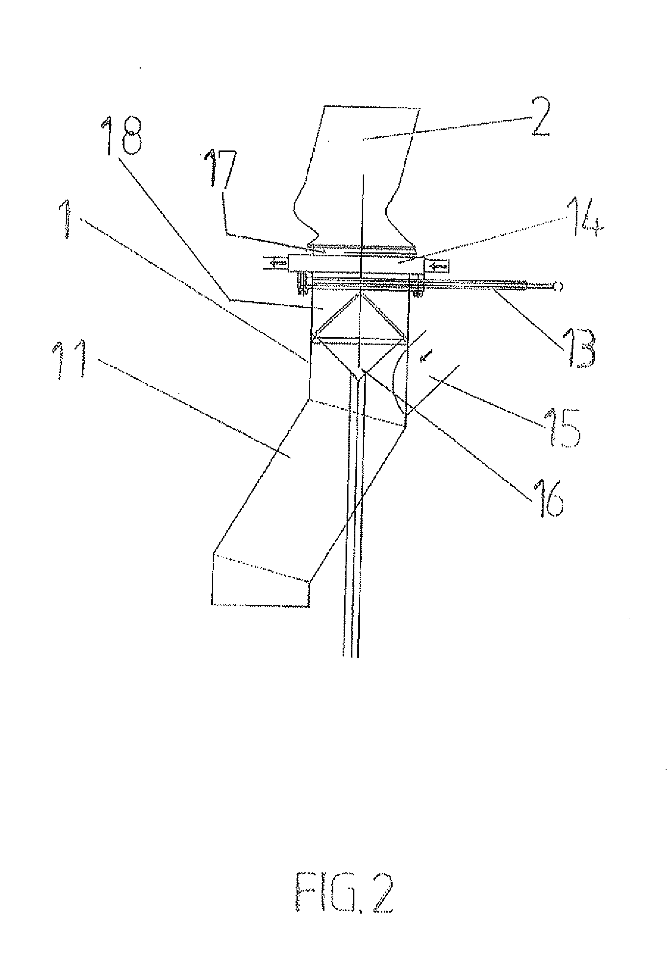 Arrangement and method for unloading raw material